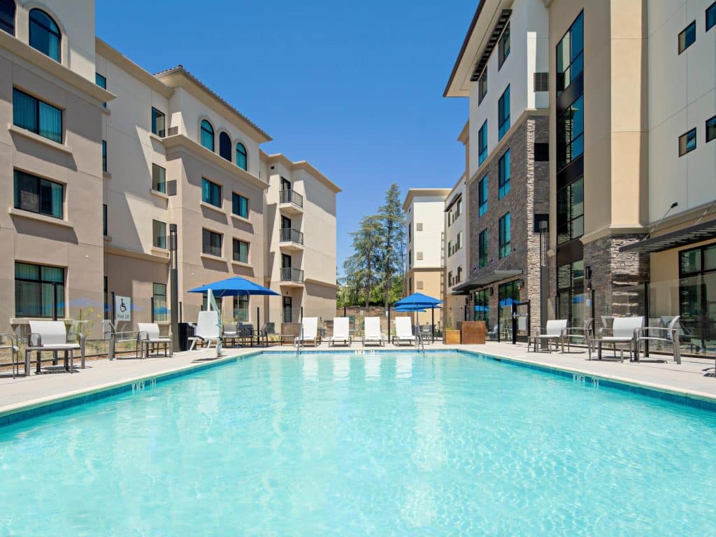 Holiday Inn Express Suites Valencia Santa Clarita by IHG